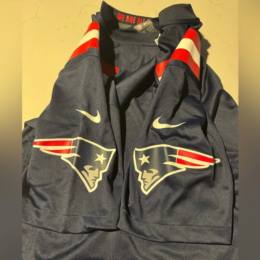 Cam Newton New England Patriots Jersey - Picture 3 of 5